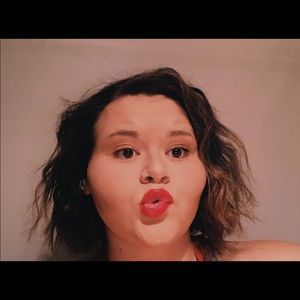 Meet your Posher, Mackayla